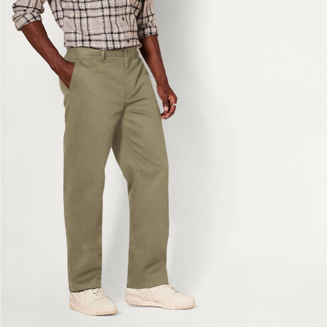 Amazon Essentials Men's Classic-Fit Wrinkle-Resistant Flat-Front Chino Pant (Available in Big & Tall)