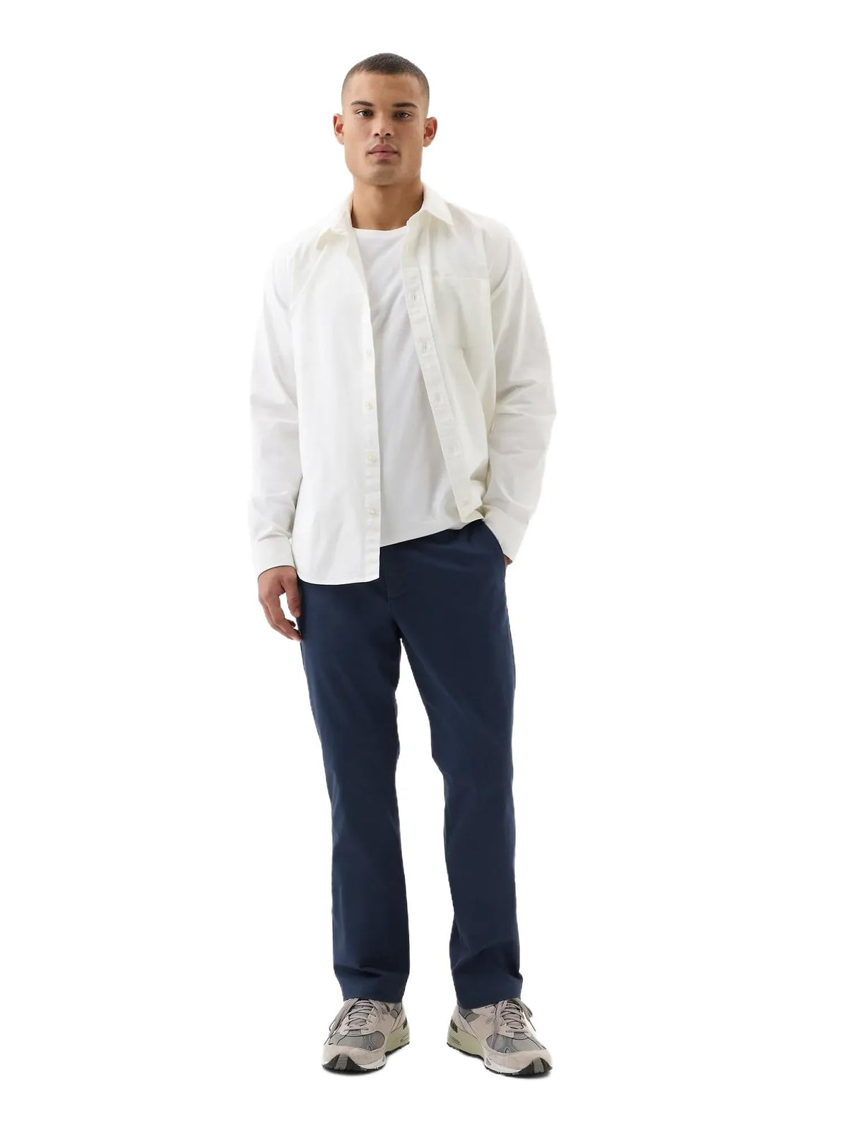 Gap Men's Essential Slim Fit Chino Pants