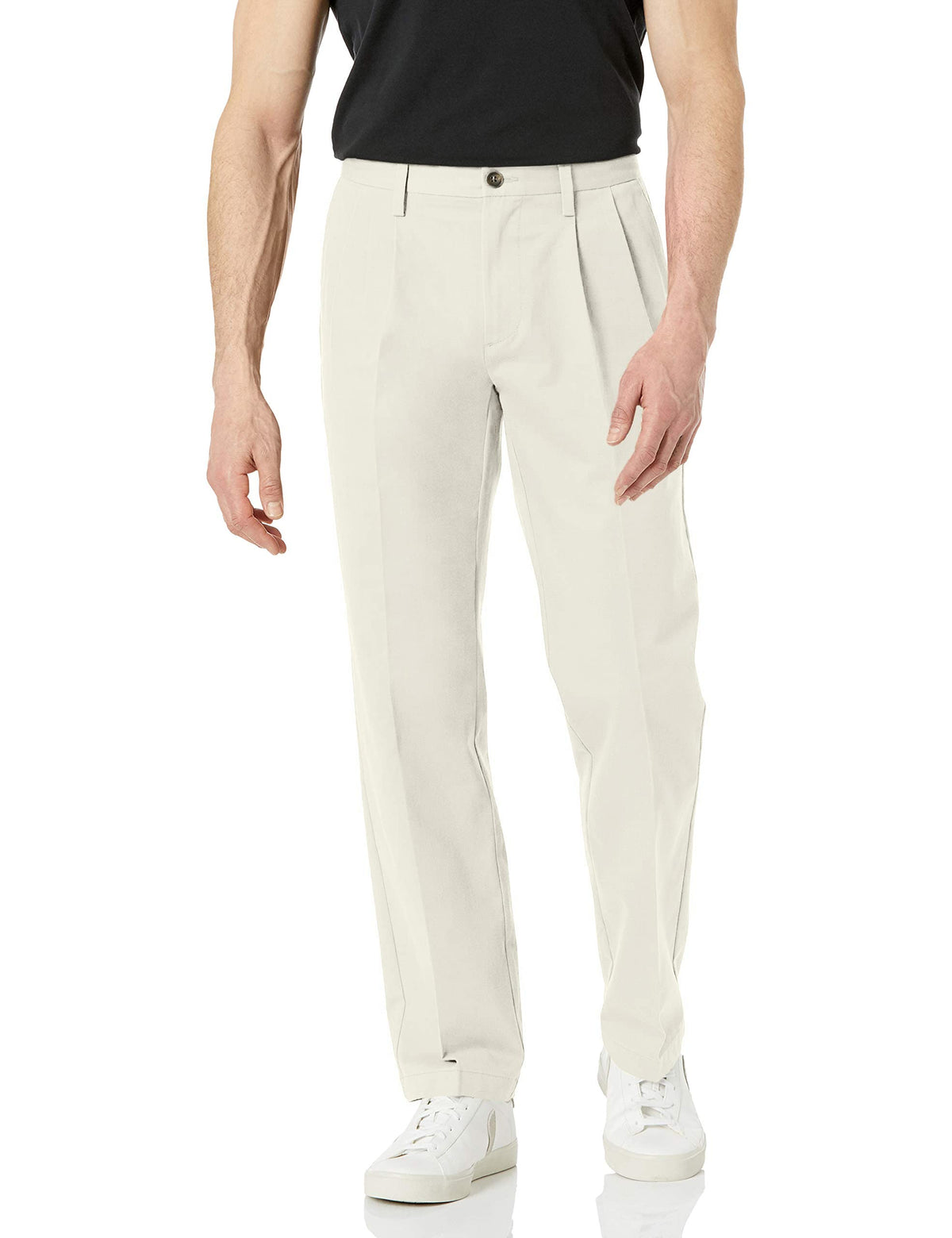 Amazon Essentials Men's Classic-Fit Wrinkle-Resistant Pleated Chino Pant (Available in Big & Tall)