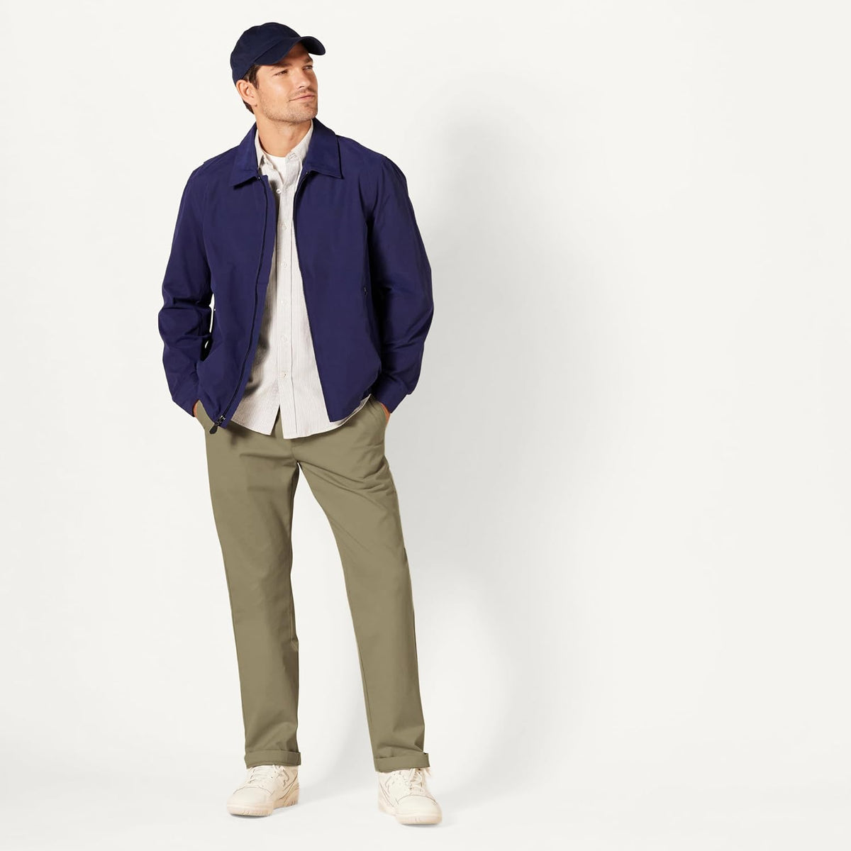 Amazon Essentials Men's Classic-Fit Wrinkle-Resistant Flat-Front Chino Pant (Available in Big & Tall)