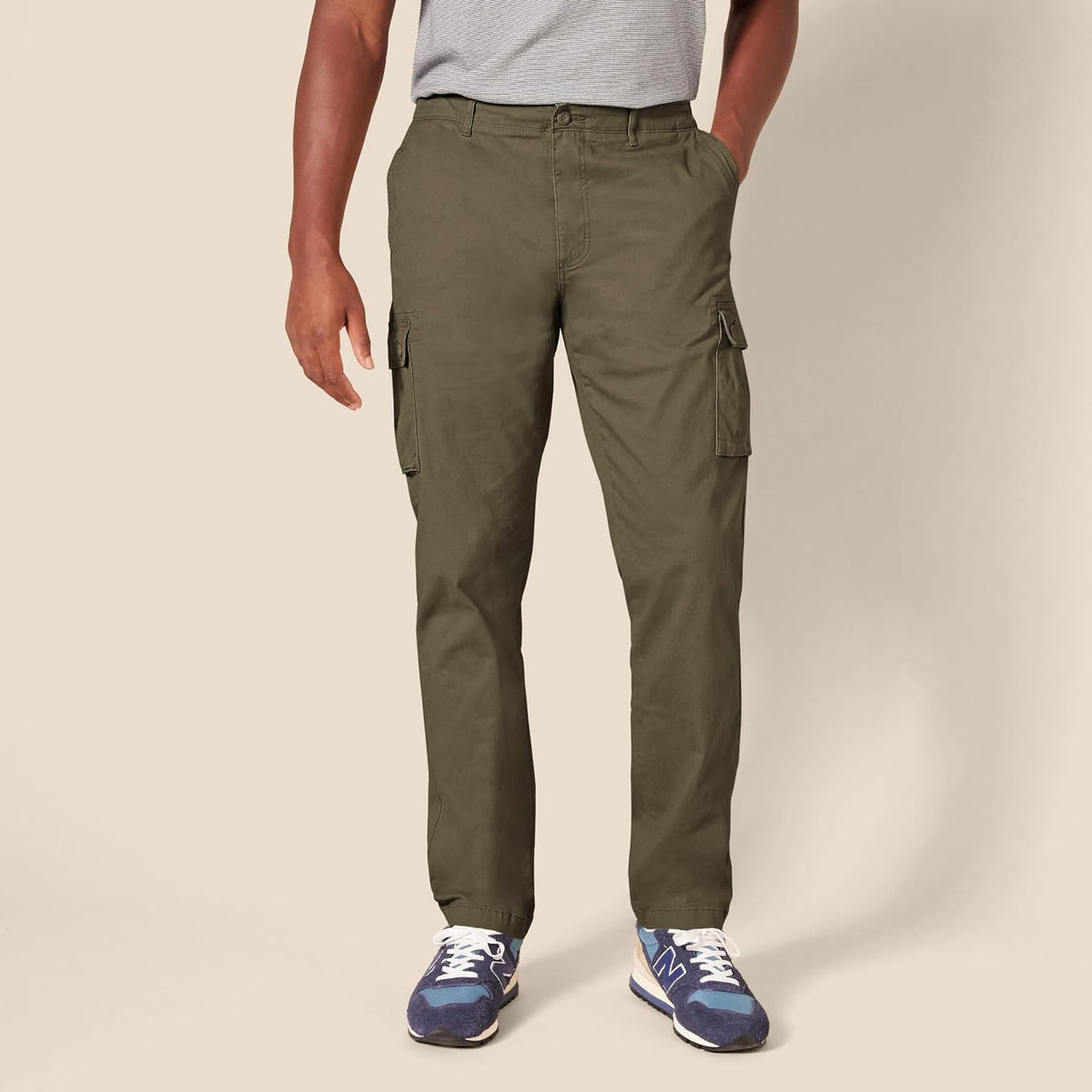 Amazon Essentials Men's Slim-Fit Stretch Cargo Pants with Tapered Leg