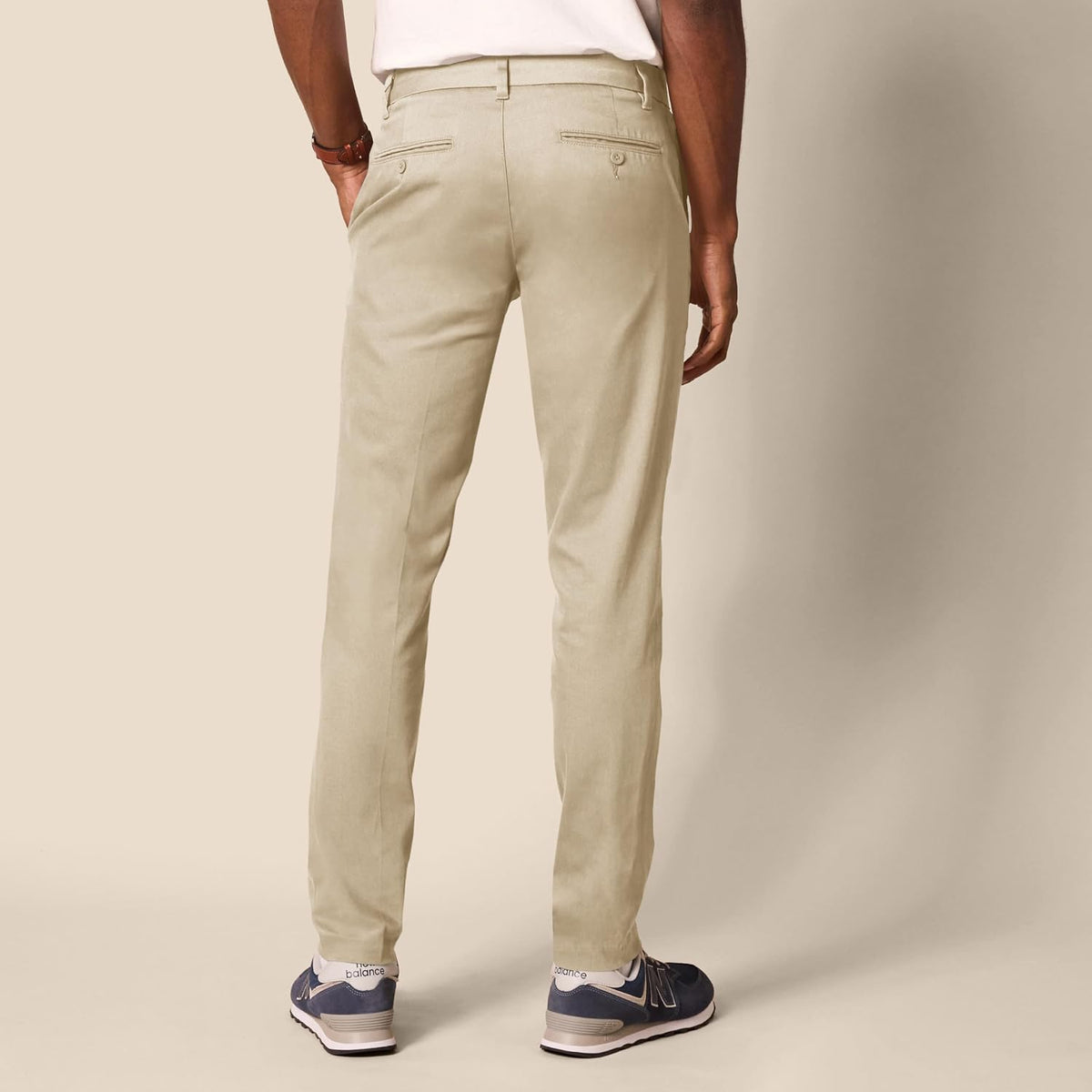 Amazon Essentials Men's Slim-Fit Wrinkle-Resistant Flat-Front Stretch Chino Pant