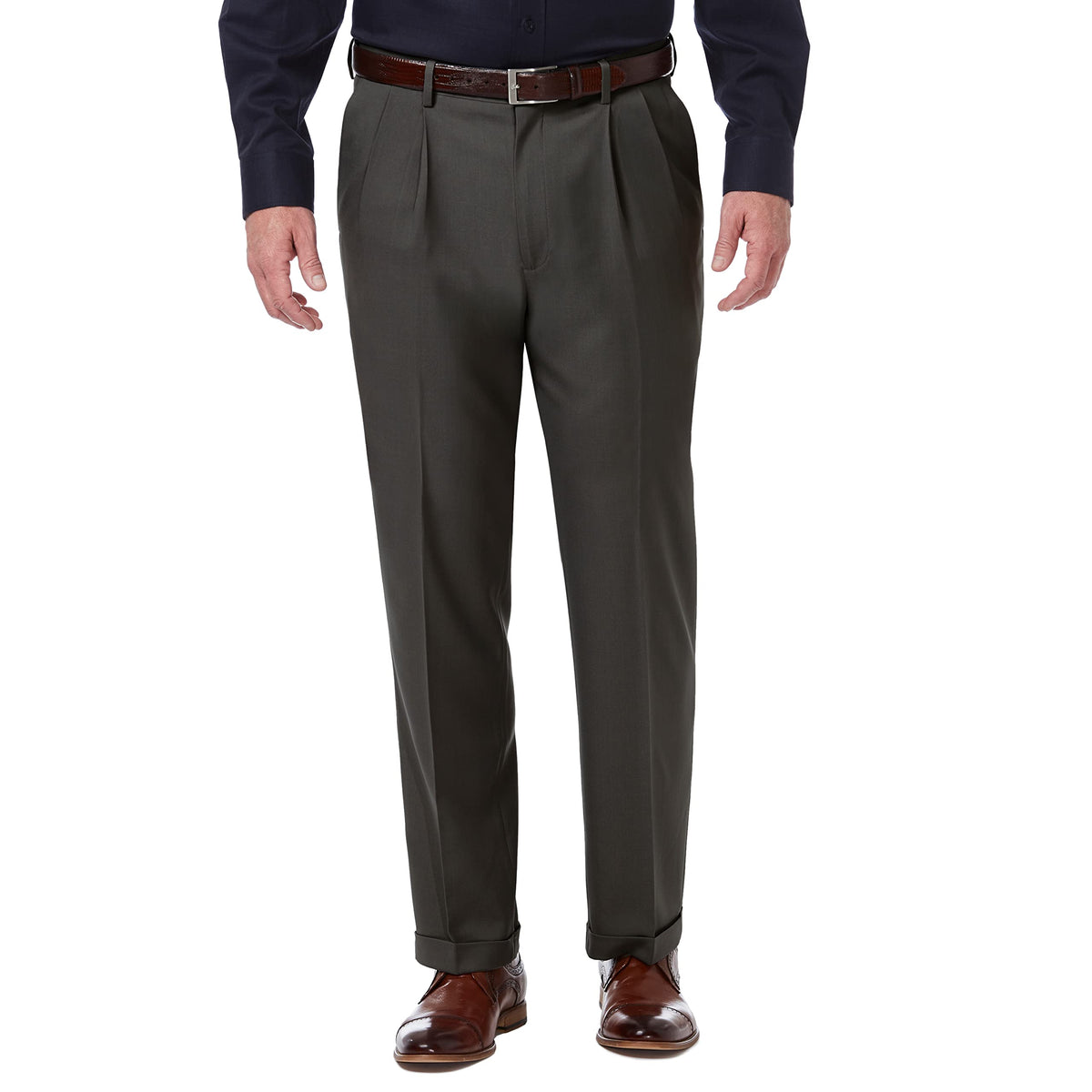 Haggar Men's Classic Fit Pleated Premium Comfort Dress Pant