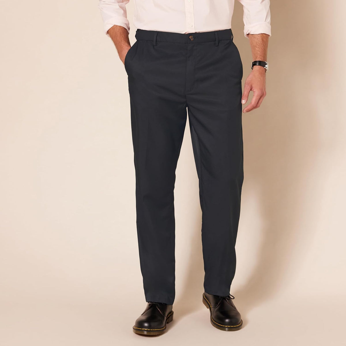 Amazon Essentials Men's Classic-Fit Expandable-Waist Flat-Front Dress Pants