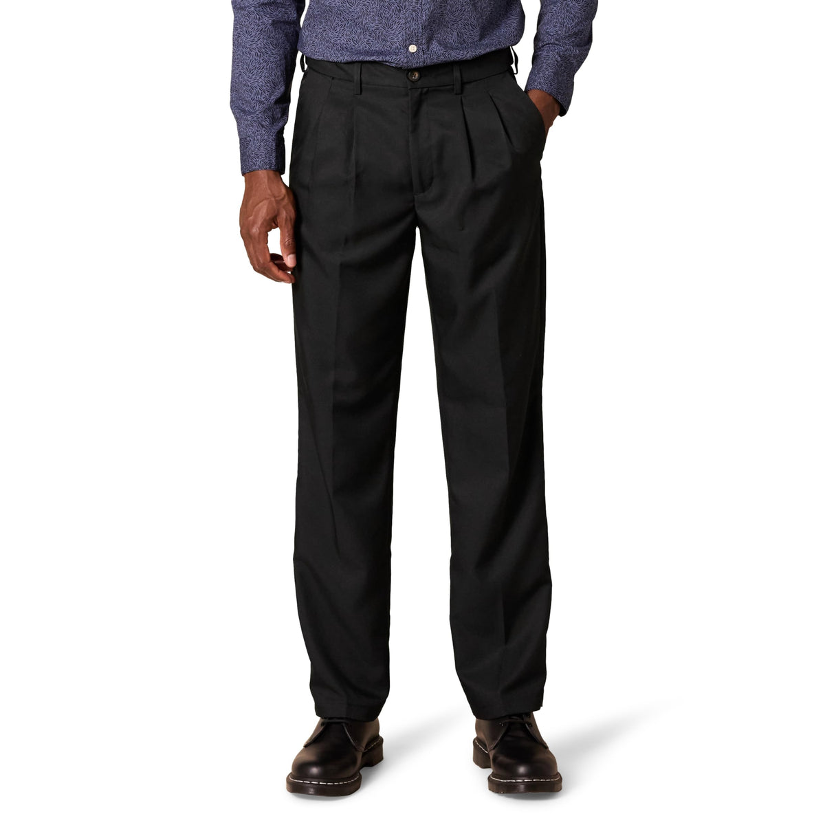 Amazon Essentials Men's Classic-Fit Pleated Dress Pants (Available in Big & Tall)