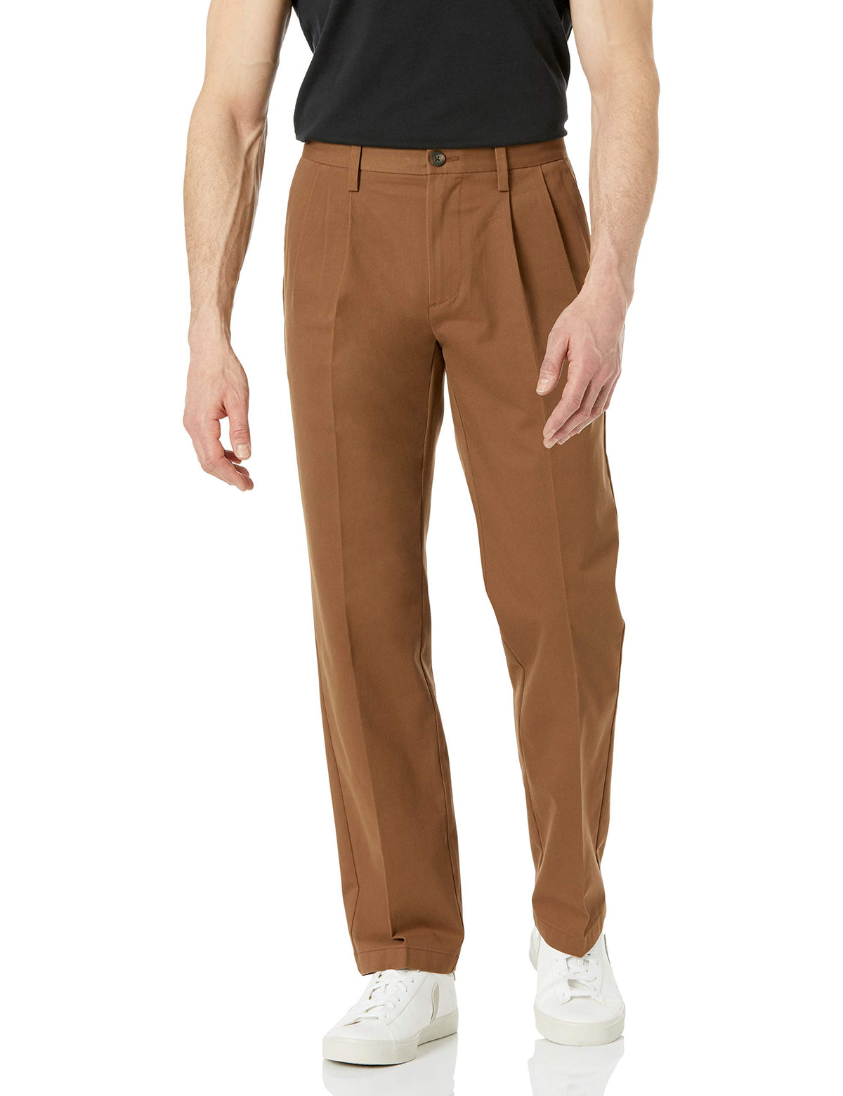 Amazon Essentials Men's Classic-Fit Wrinkle-Resistant Pleated Chino Pant (Available in Big & Tall)