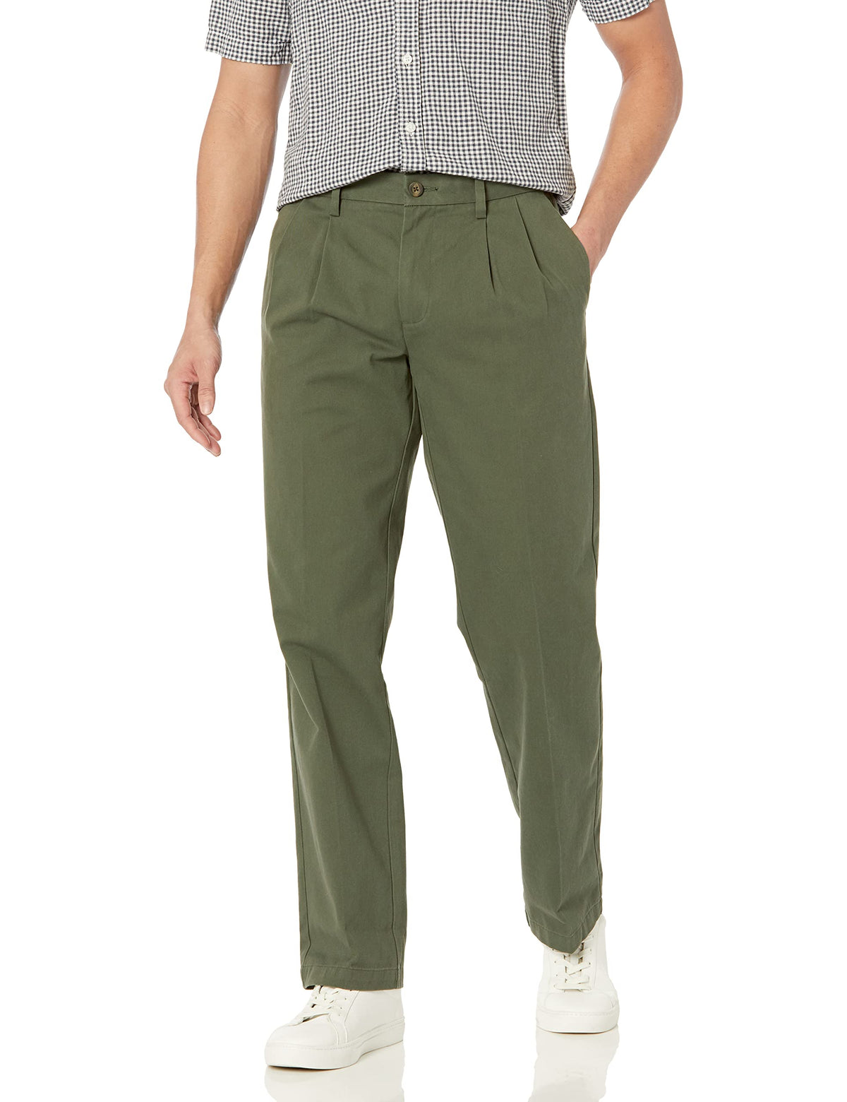 Amazon Essentials Men's Classic-Fit Wrinkle-Resistant Pleated Chino Pant (Available in Big & Tall)