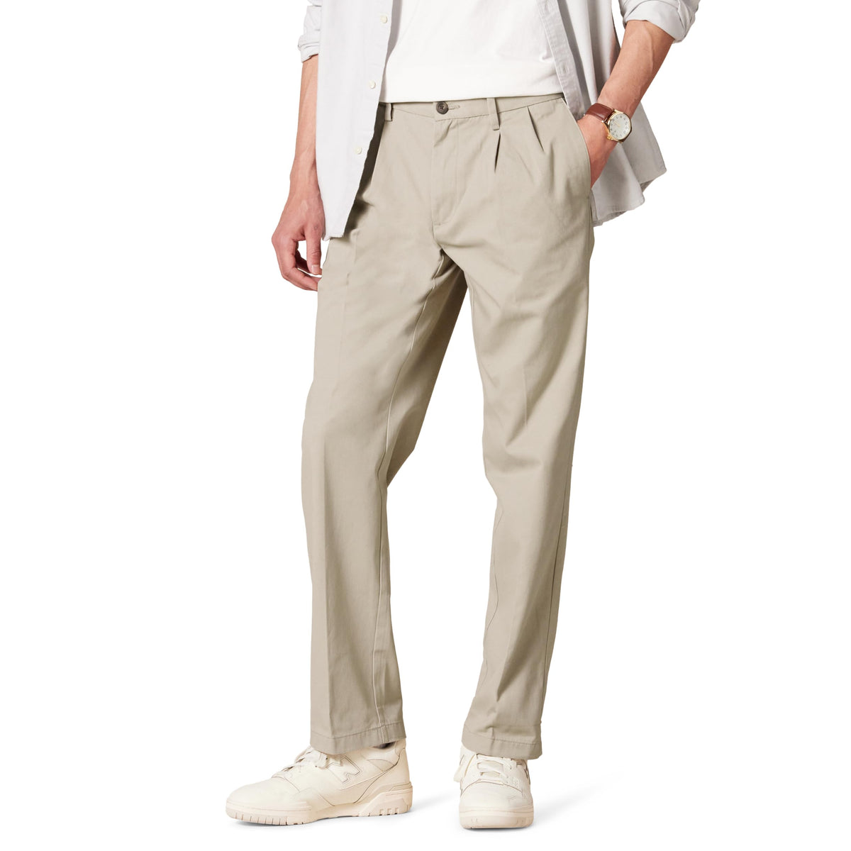 Amazon Essentials Men's Classic-Fit Wrinkle-Resistant Pleated Chino Pant (Available in Big & Tall)