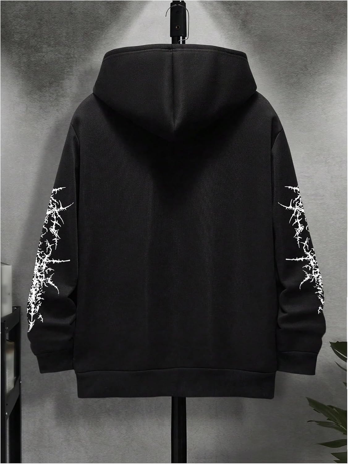 Verdusa Men's Y2k Gothic Graphic Hoodie Sweatshirt