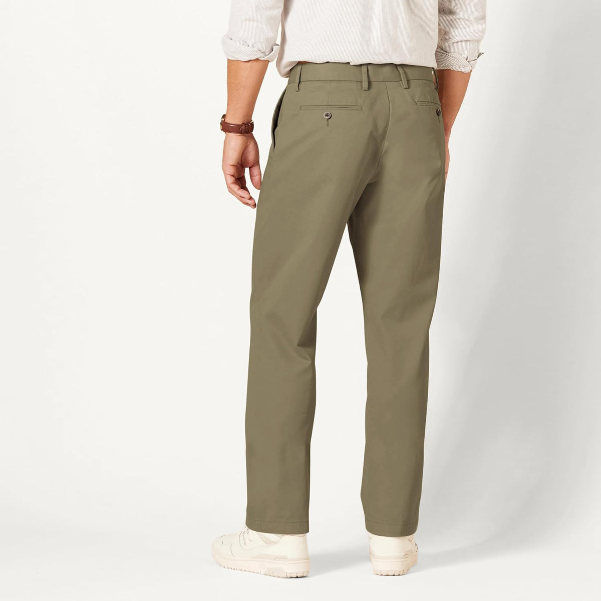 Amazon Essentials Men's Classic-Fit Wrinkle-Resistant Flat-Front Chino Pant (Available in Big & Tall)
