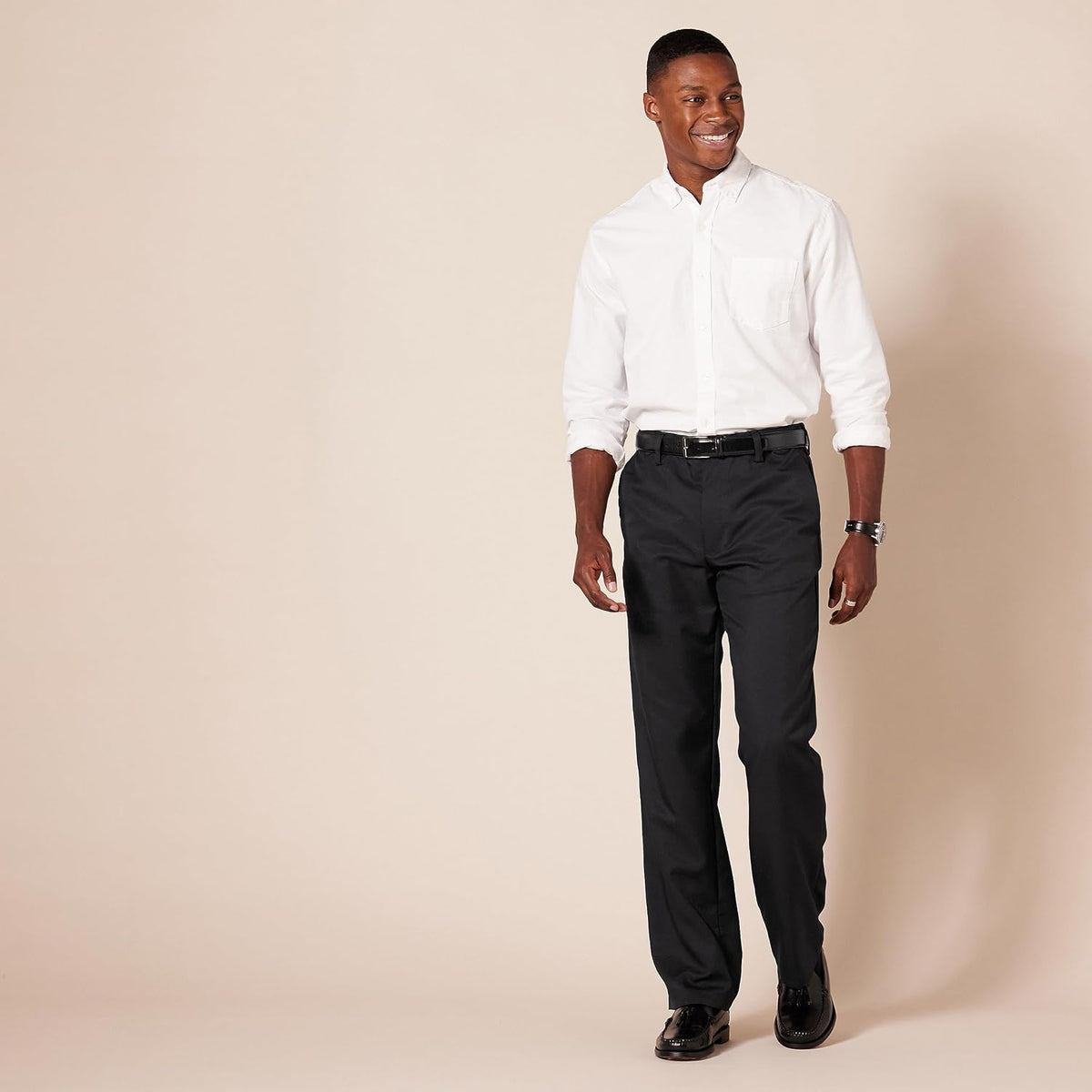 Amazon Essentials Men's Classic-Fit Expandable-Waist Flat-Front Dress Pants