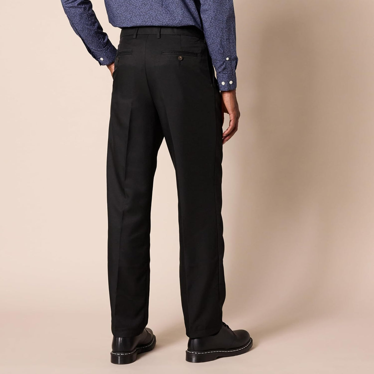 Amazon Essentials Men's Classic-Fit Pleated Dress Pants (Available in Big & Tall)
