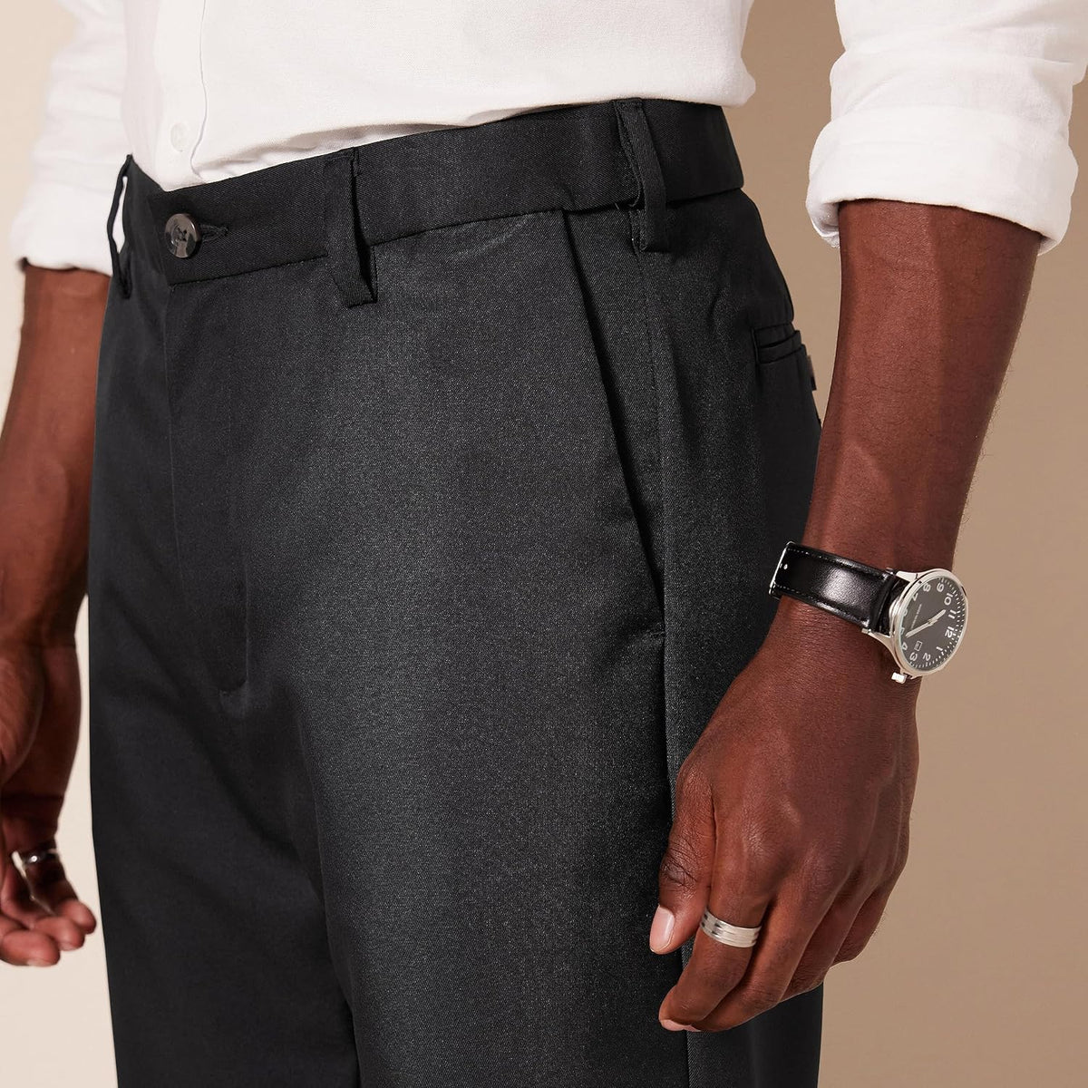 Amazon Essentials Men's Classic-Fit Expandable-Waist Flat-Front Dress Pants